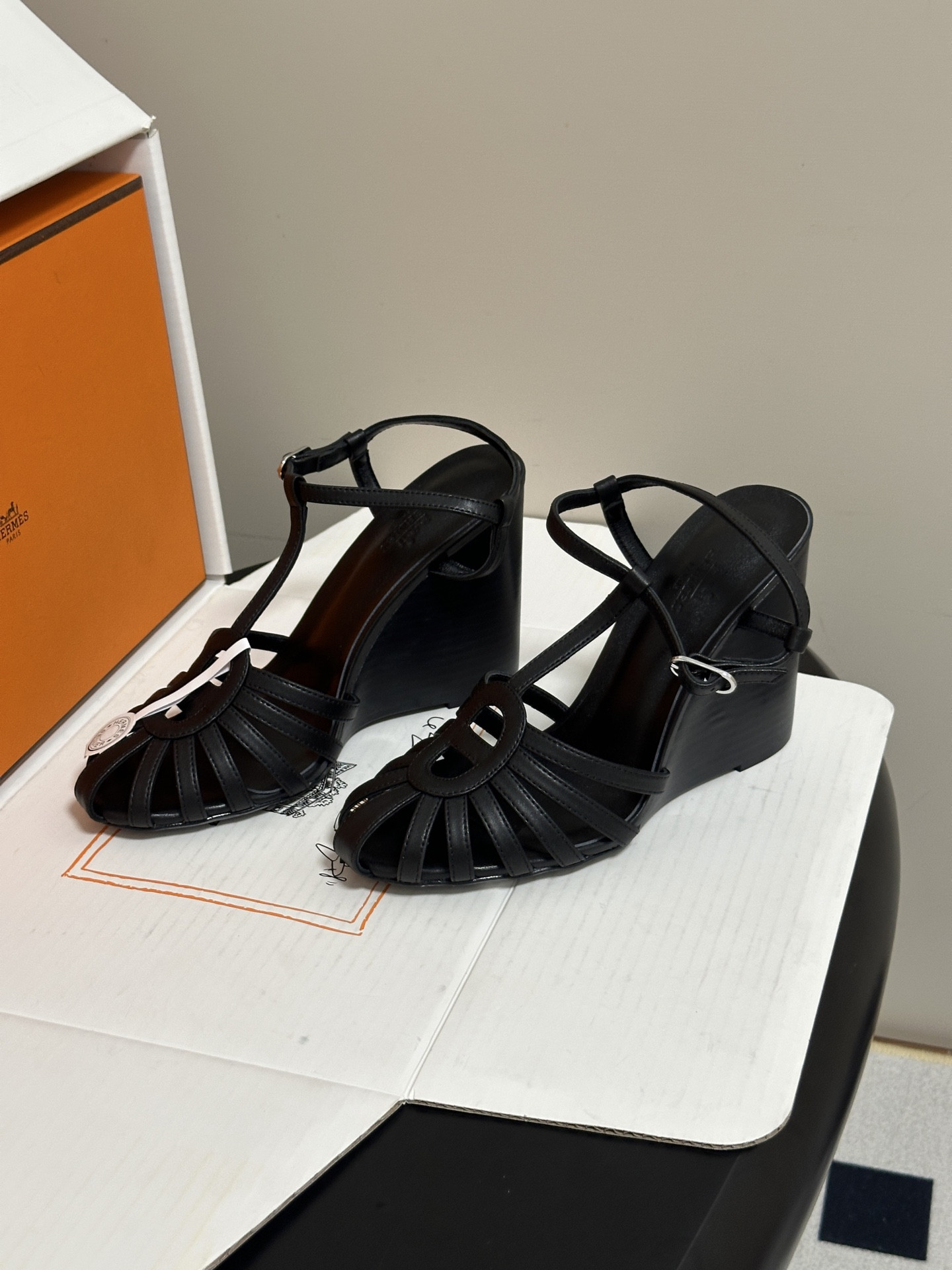 UA H**me5 Noa sandal 10.5cm Heel