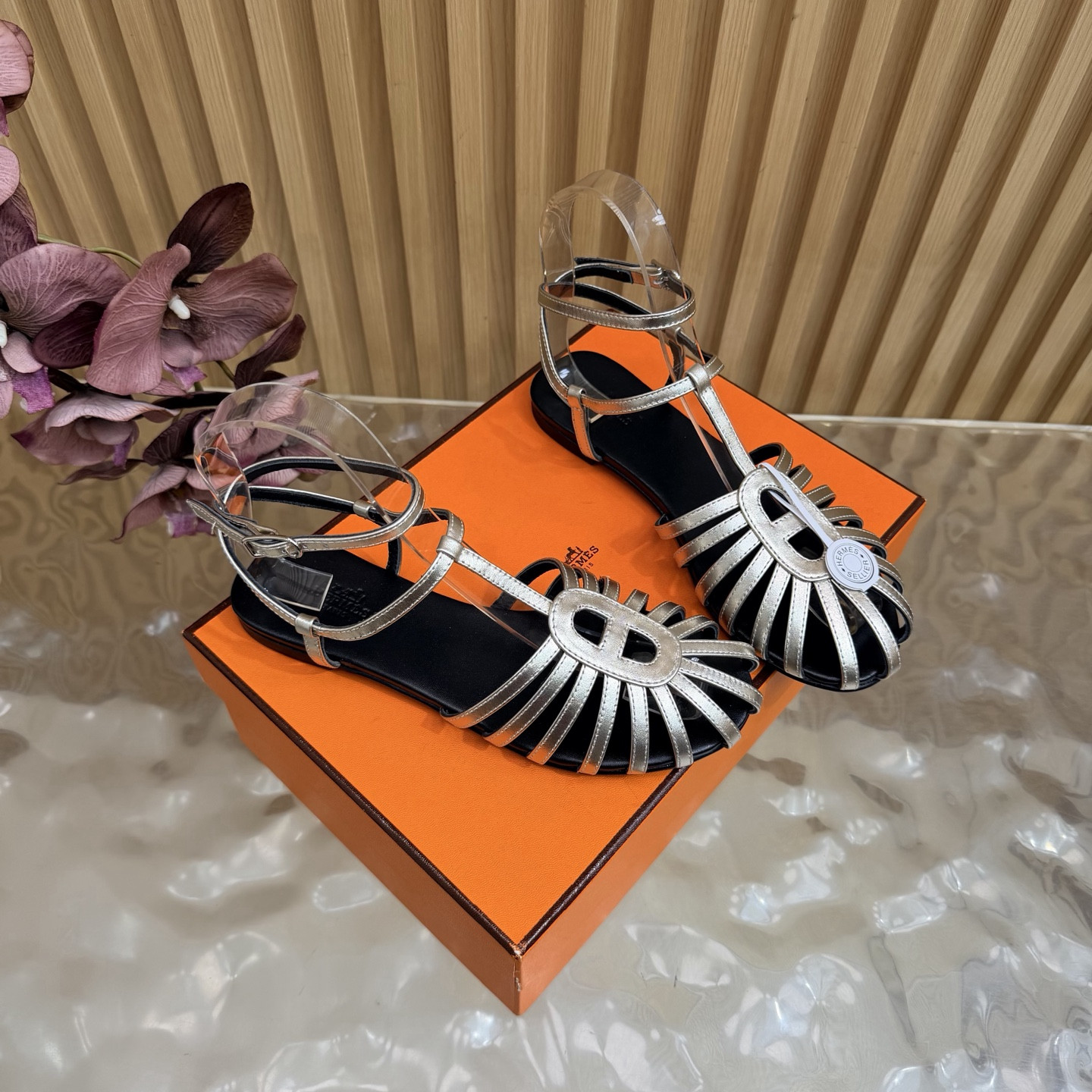 UA H**me5 Nour Sandal