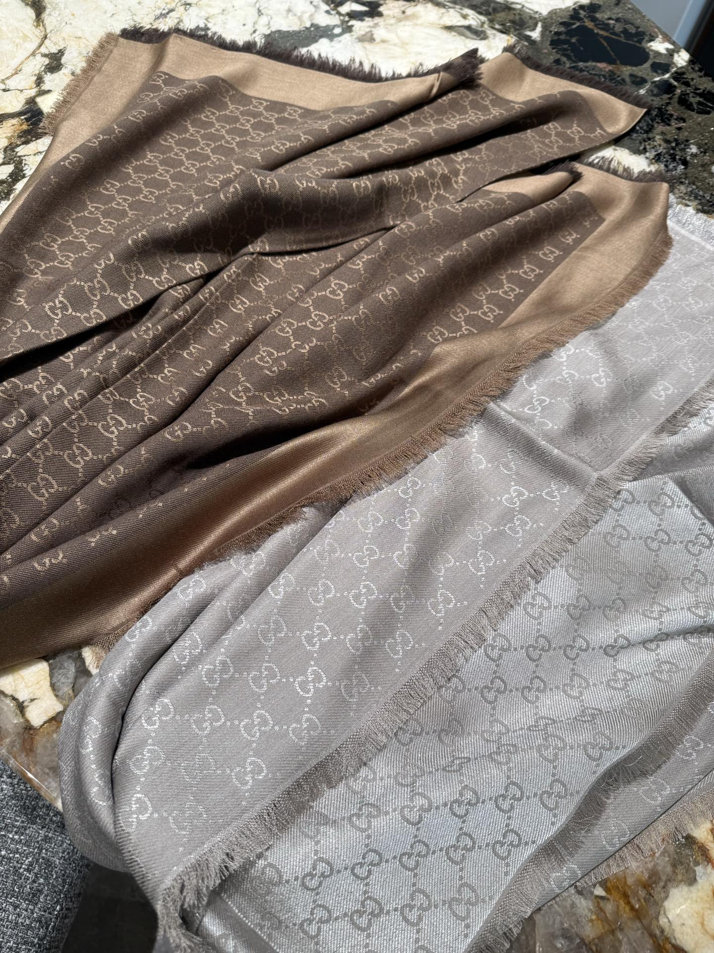 Gvc*1 scarf 140x140cm