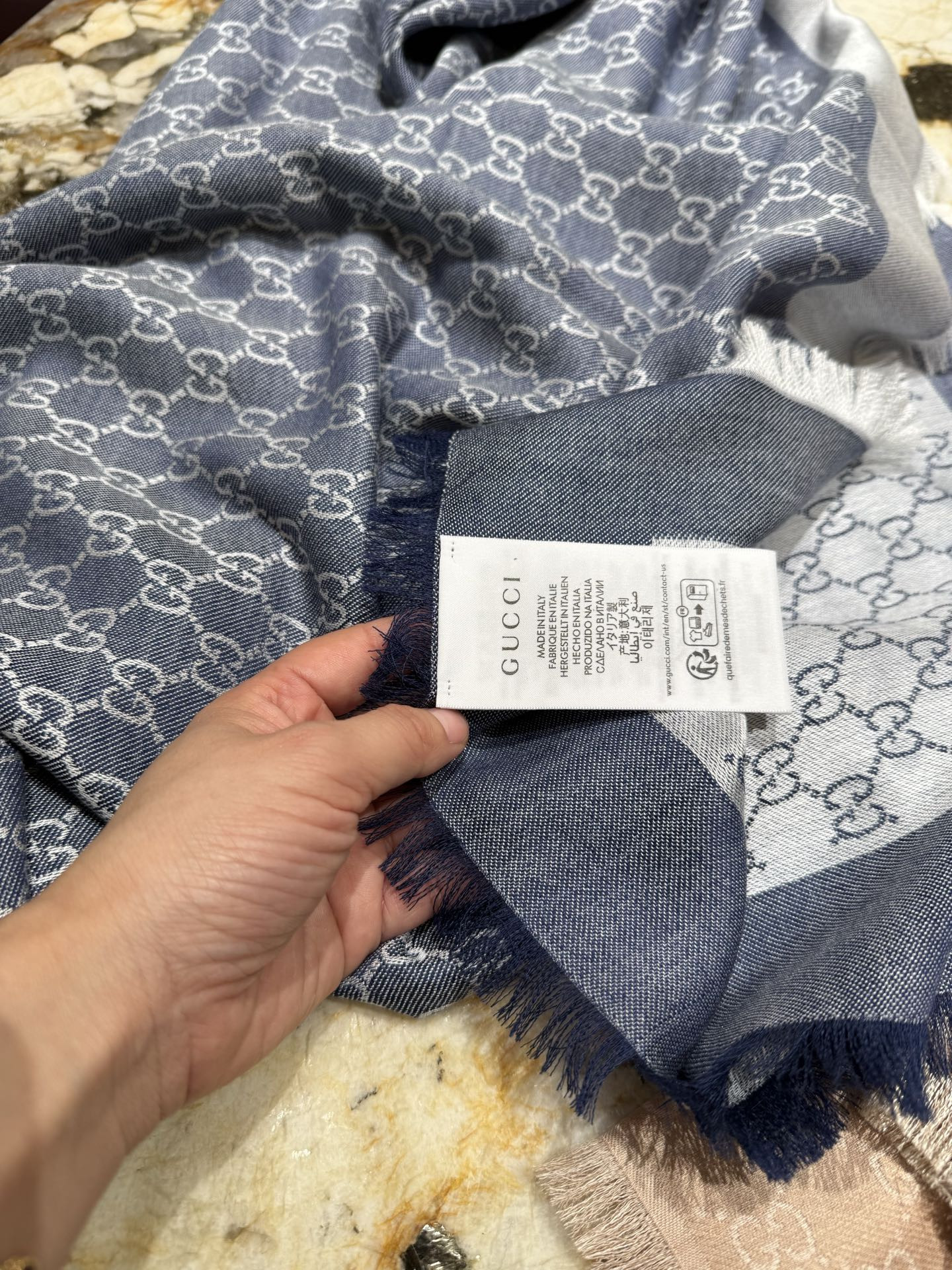 Gvc*1 scarf 140x140cm