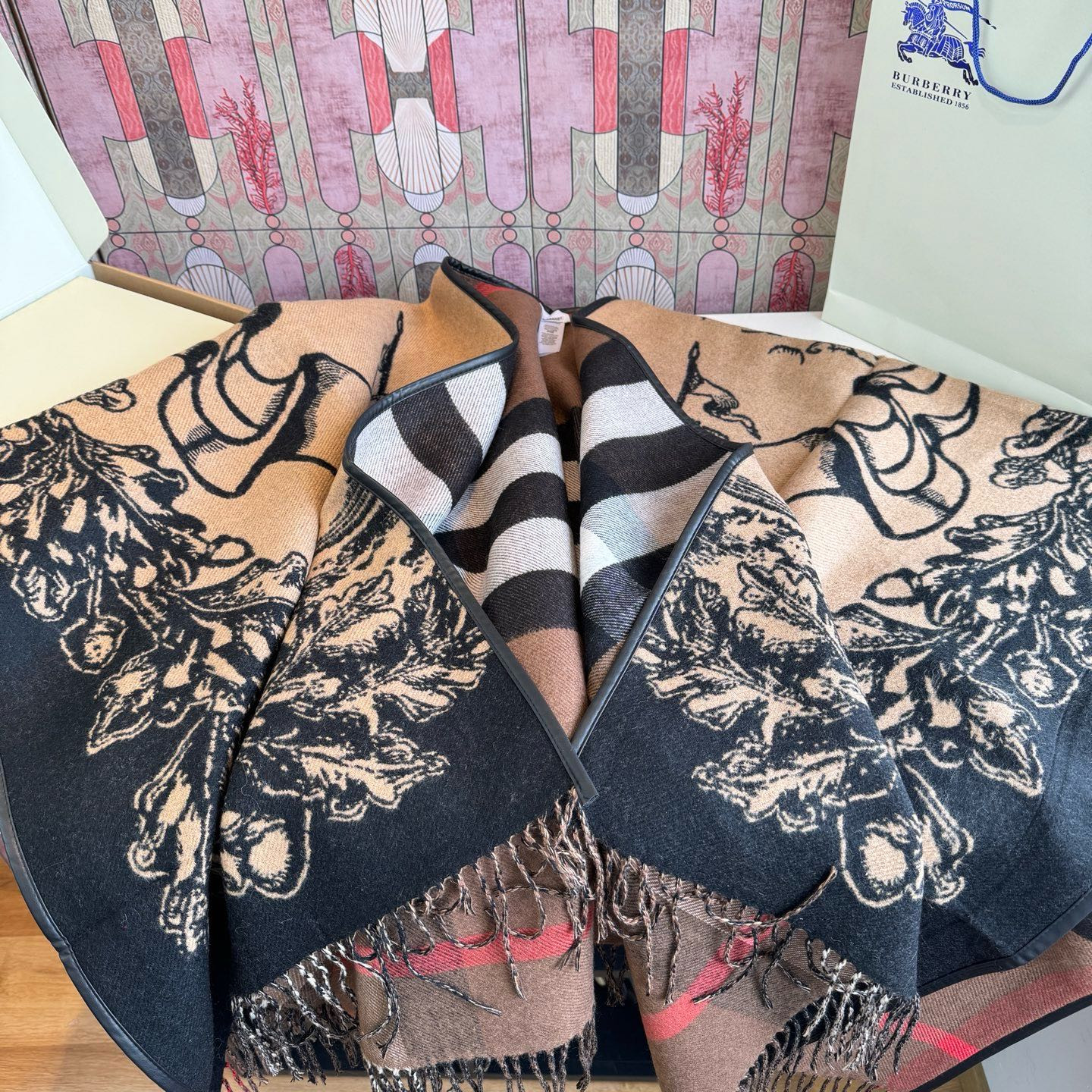 Bv*b*rry Shawl 140x140cm