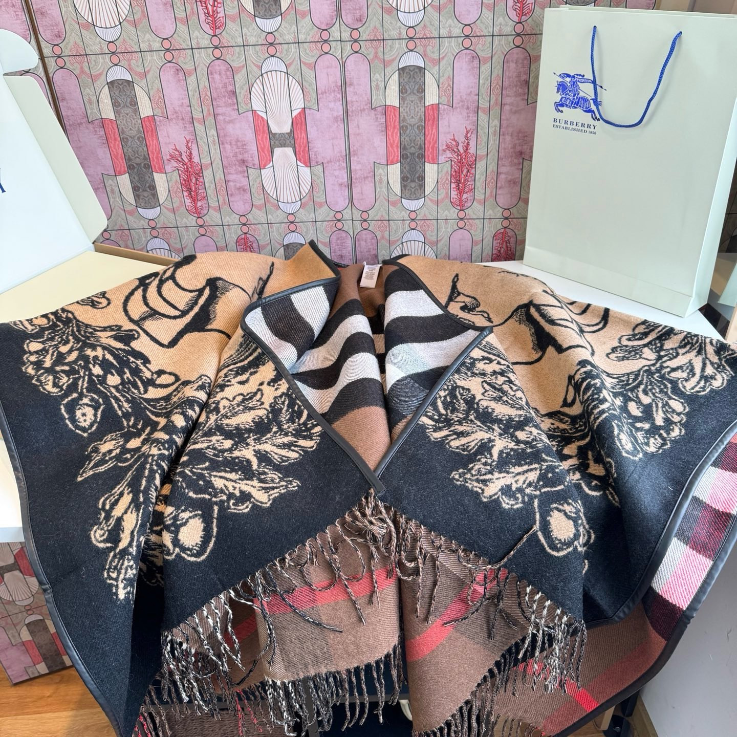 Bv*b*rry Shawl 140x140cm