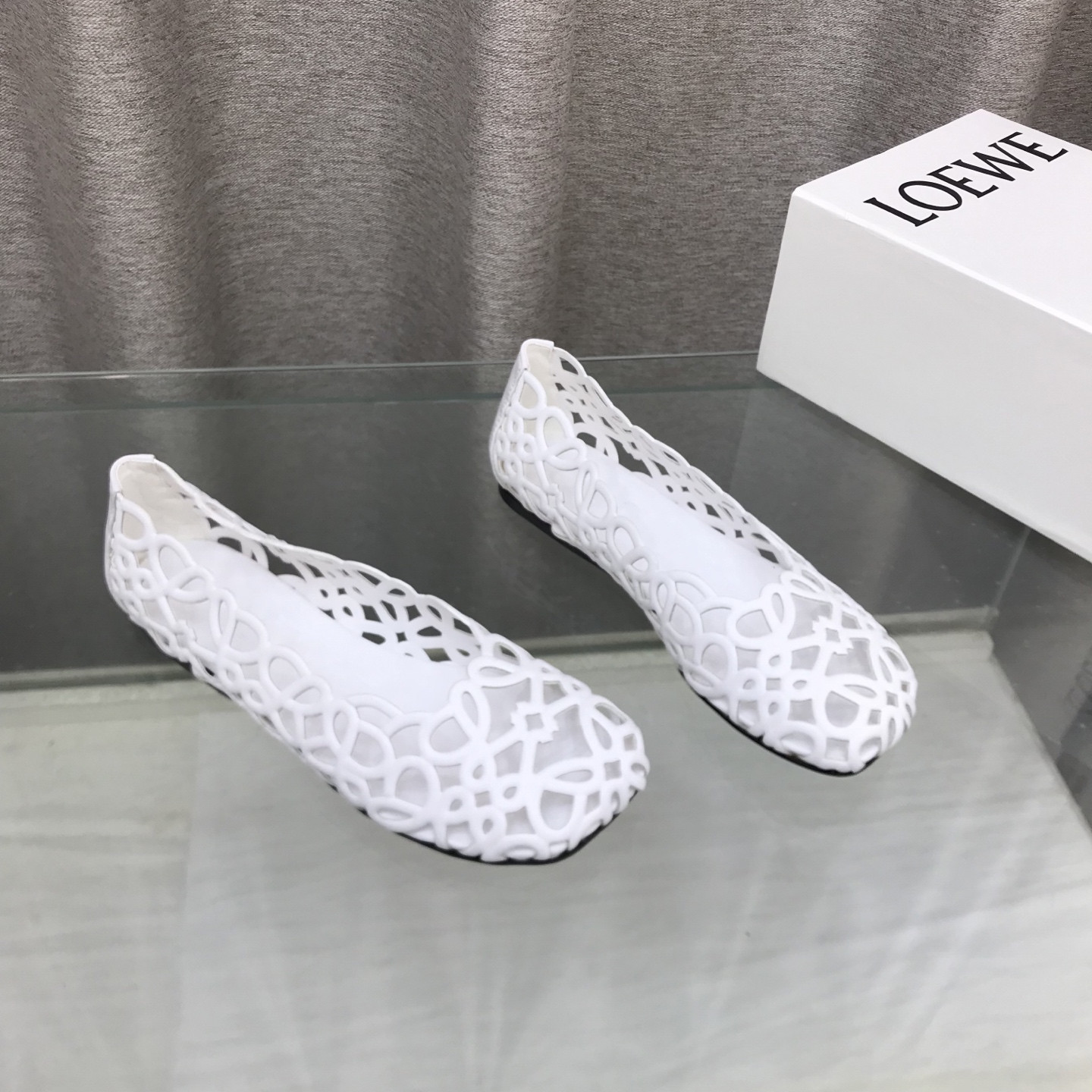 UA L0ew* Petal Anagram Ballerina