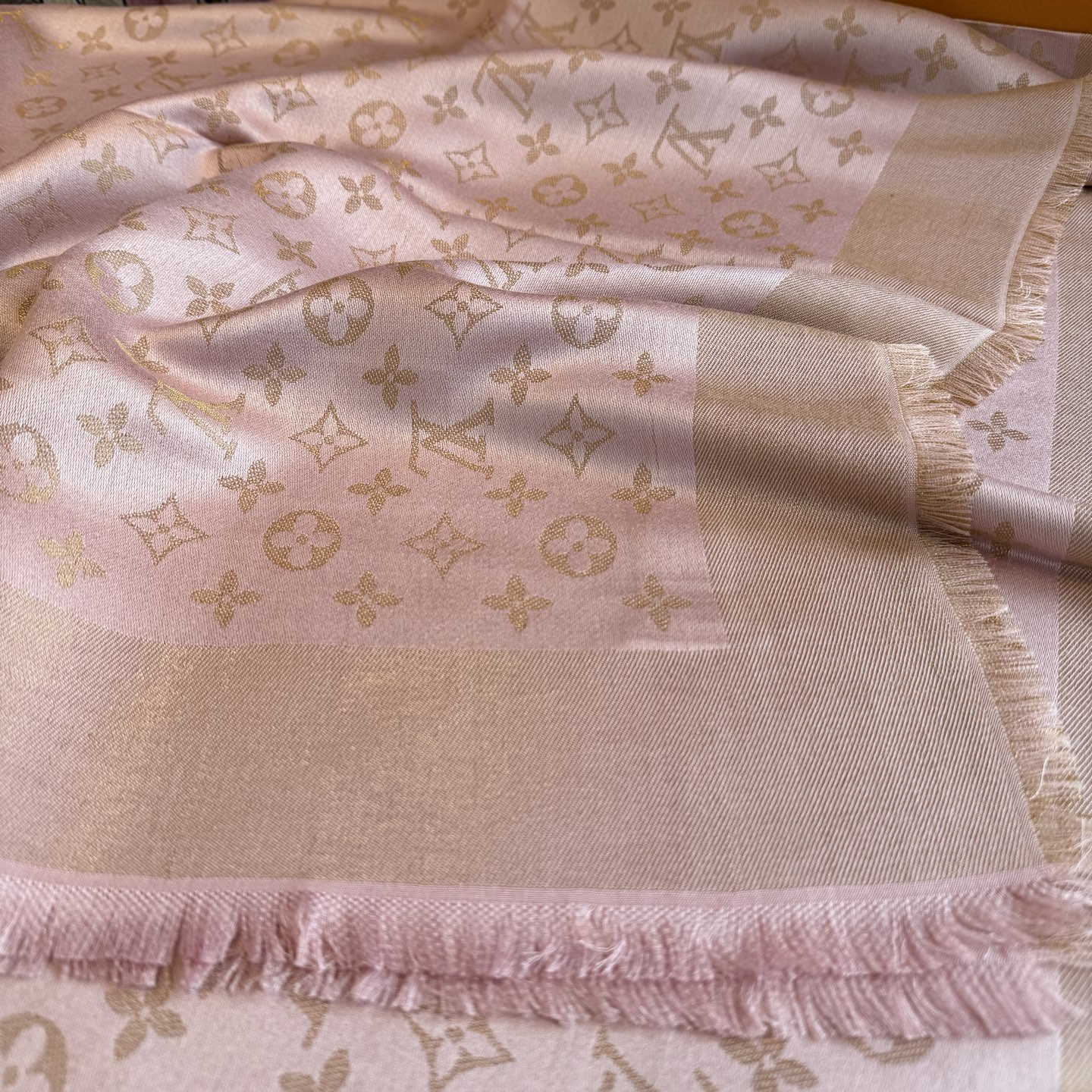 LV scarf 140x140cm