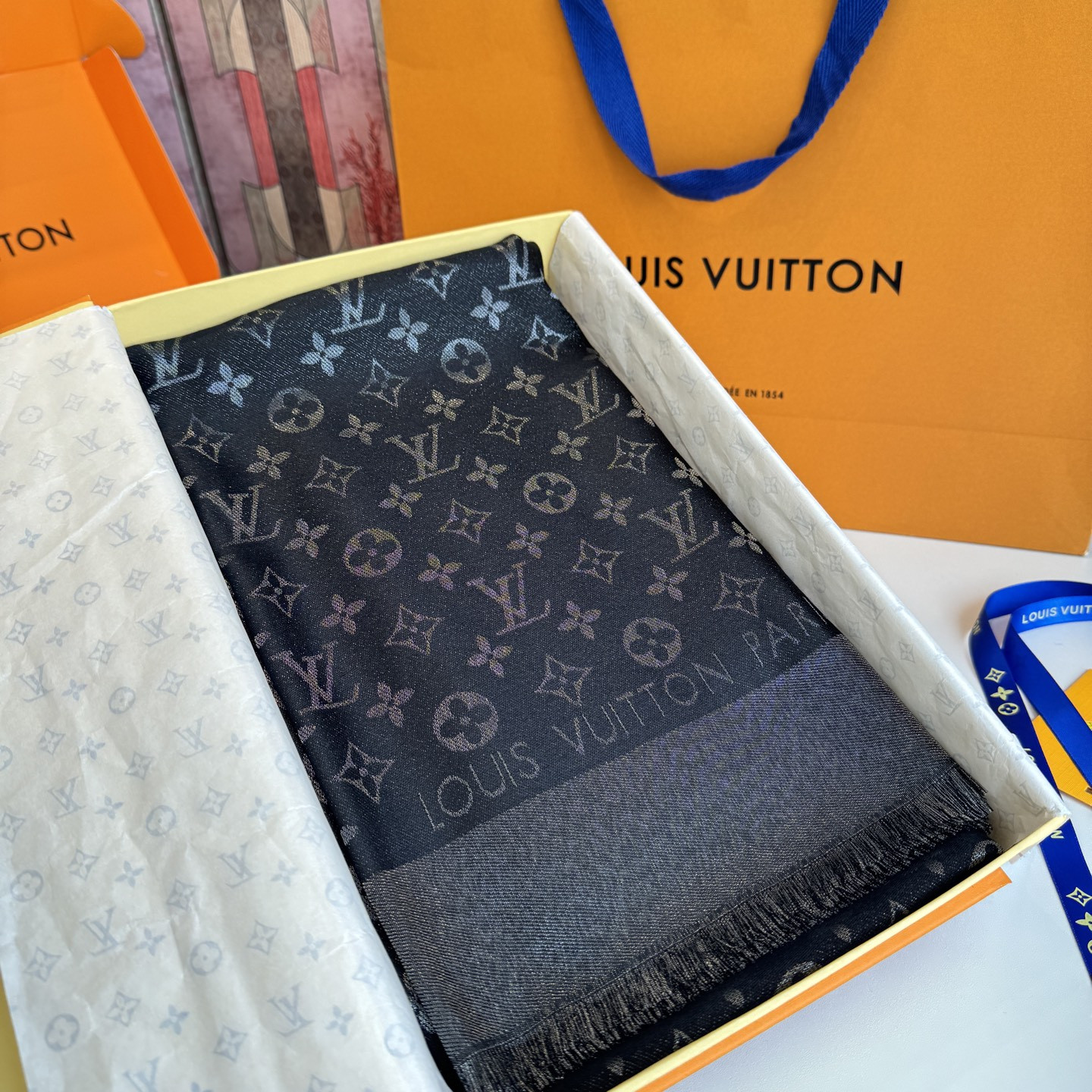 LV scarf 140x140cm