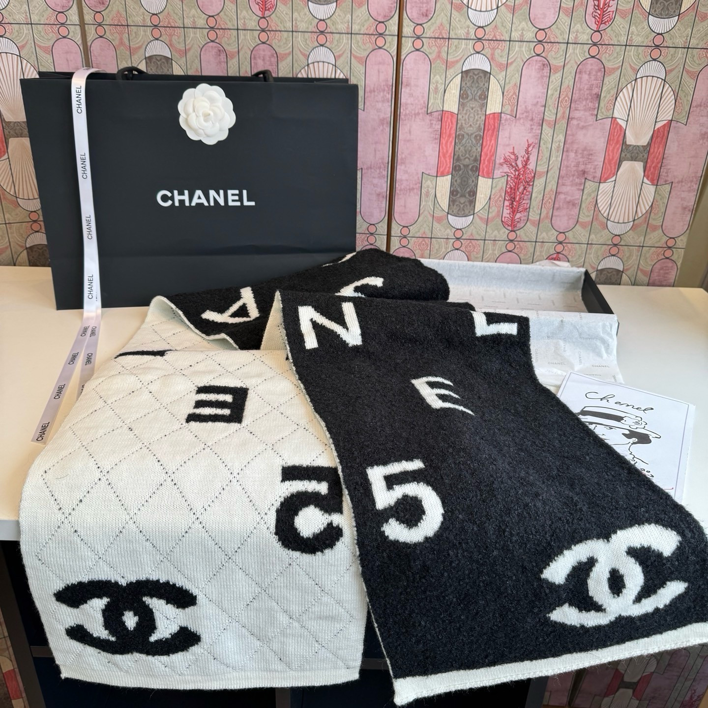 Ch**el scarf 180x30cm 10% Cashmere 90% Wool