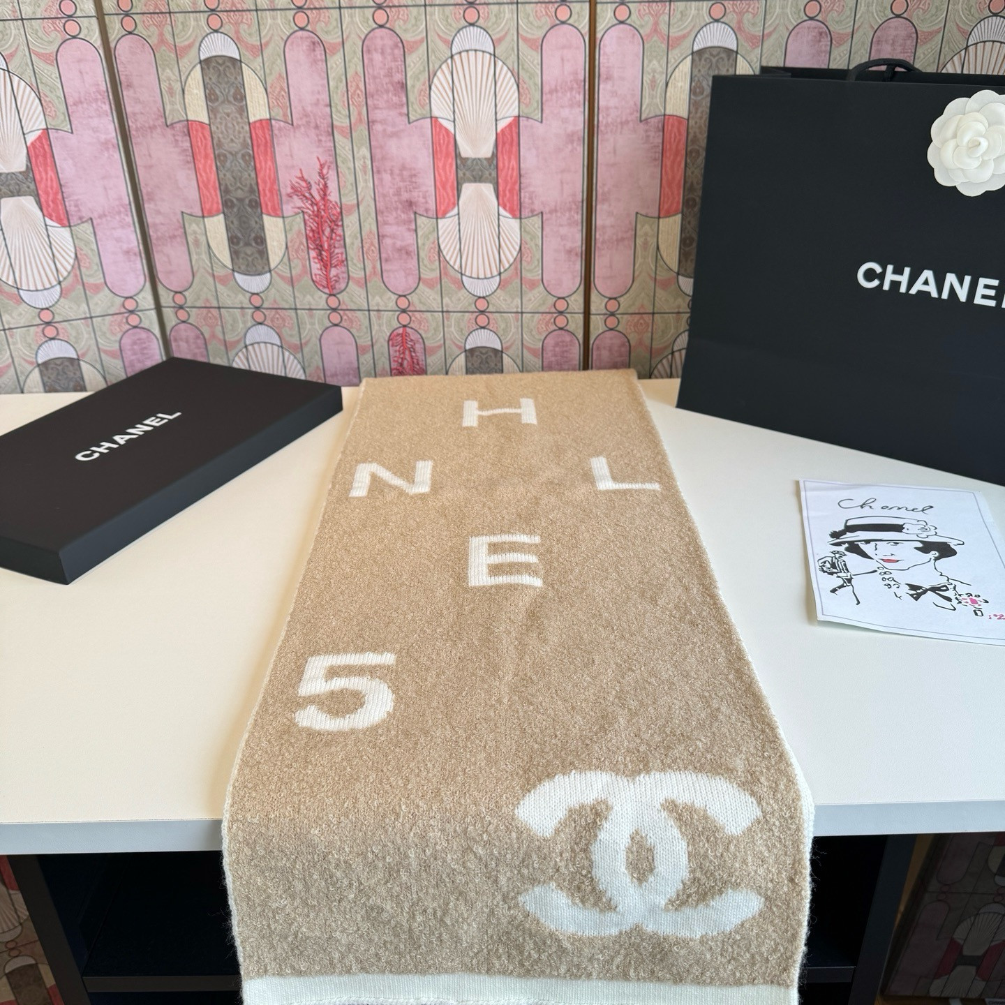 Ch**el scarf 180x30cm 10% Cashmere 90% Wool