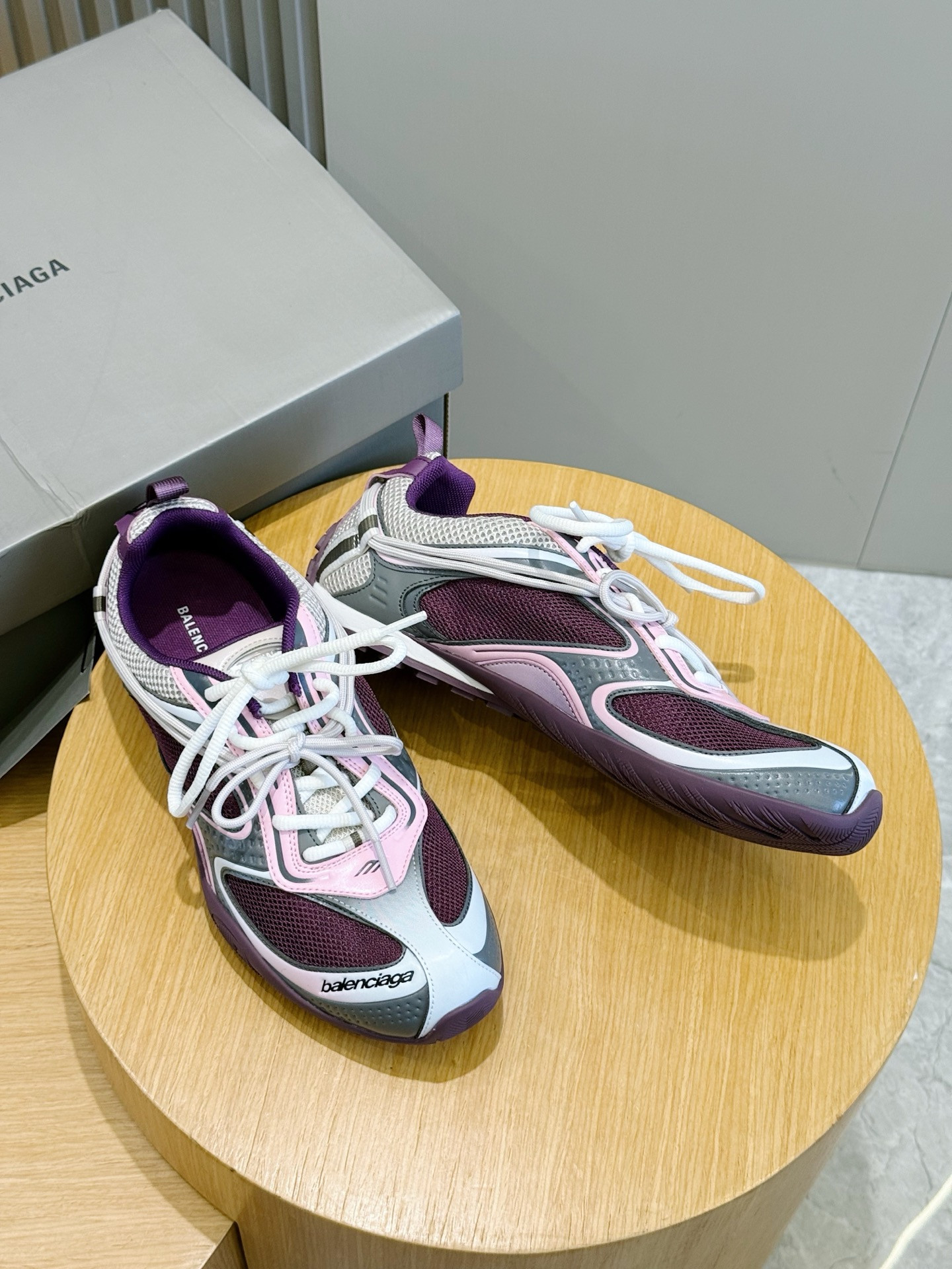 UA Ba1en*iaga Radar Gradient Lines Sneaker