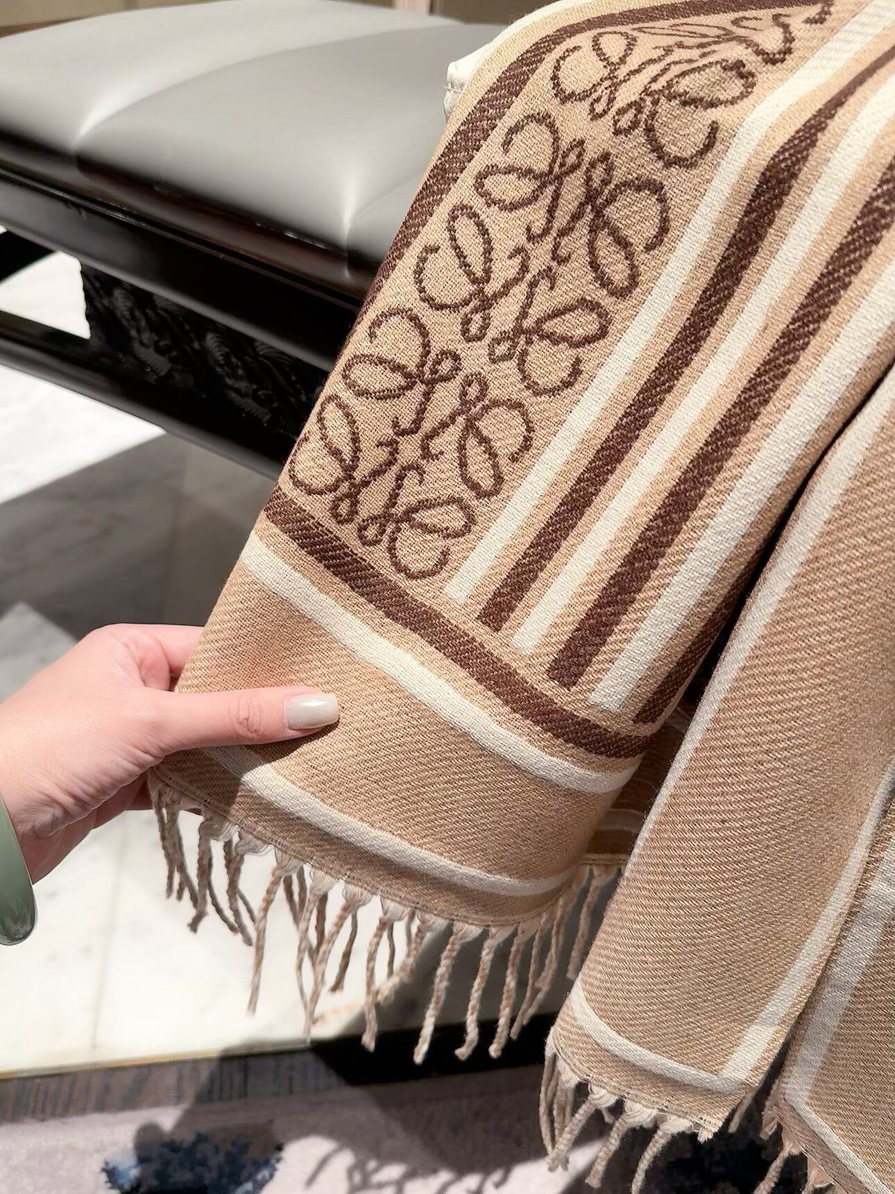 L0ew* scarf
