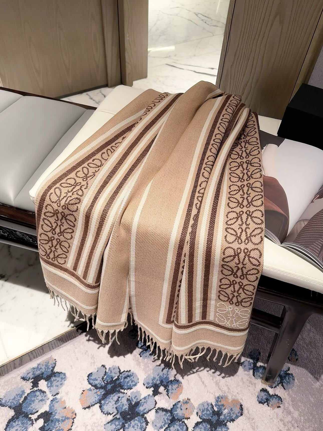 L0ew* scarf