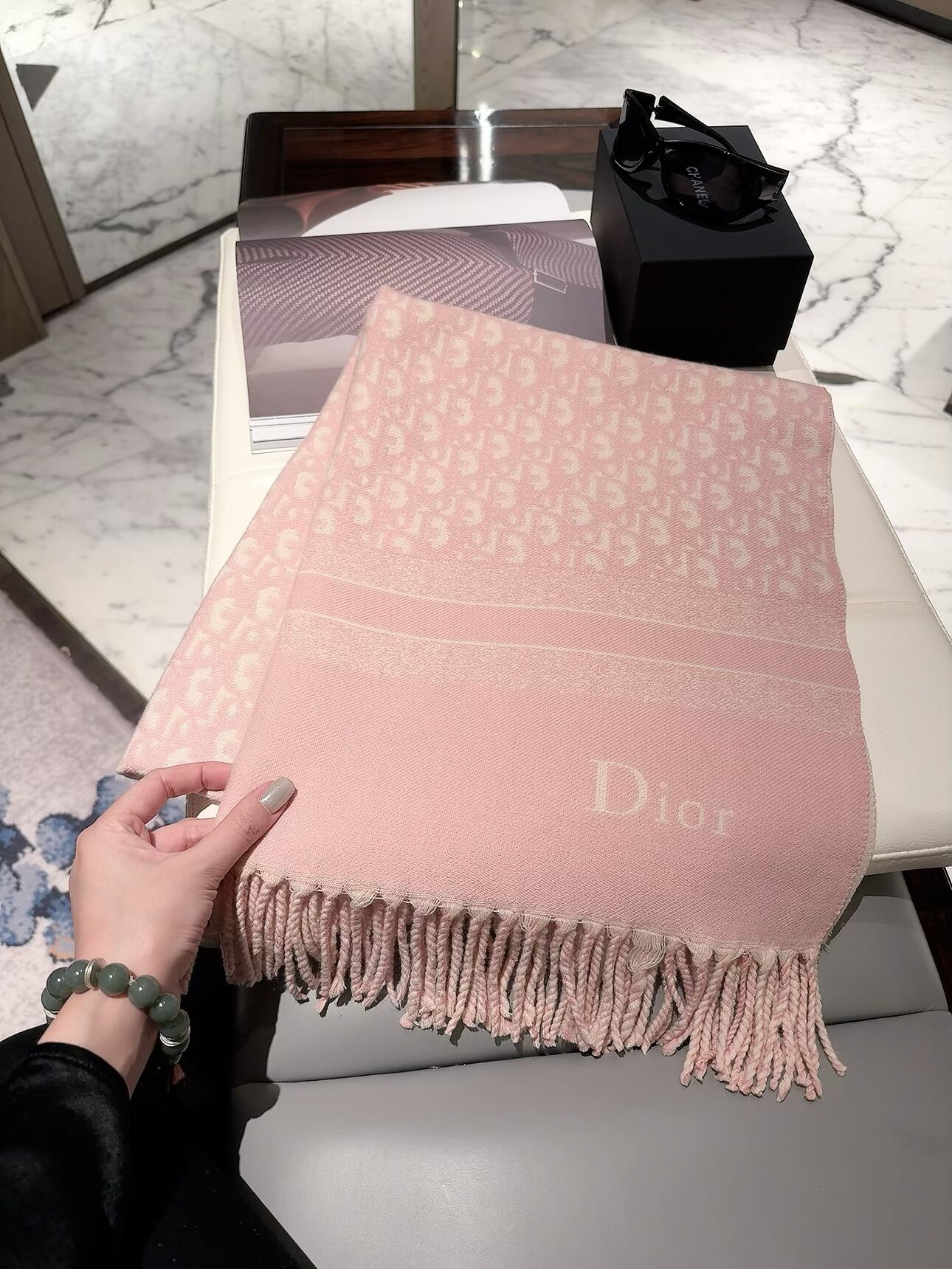 D10r scarf