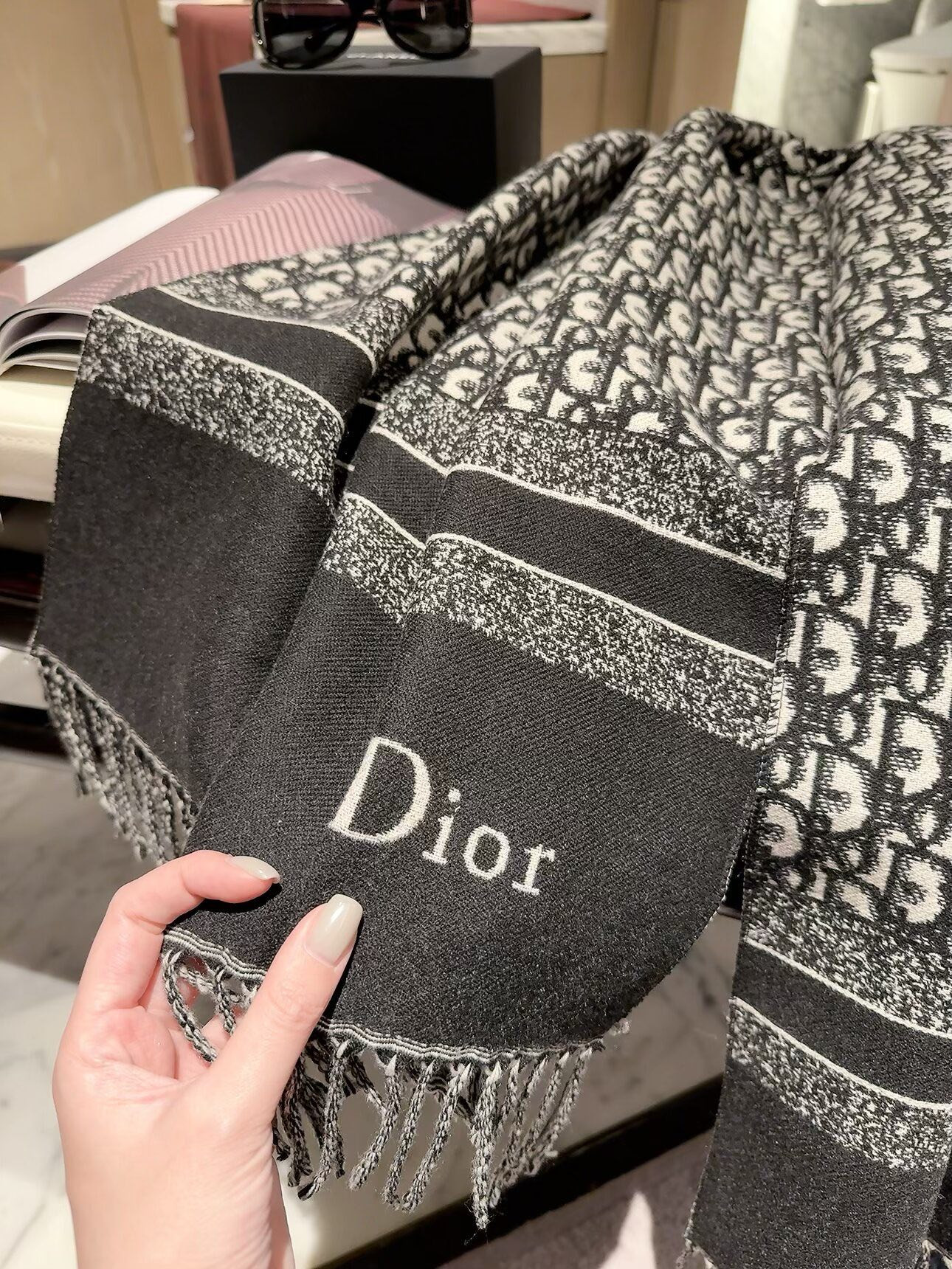 D10r scarf