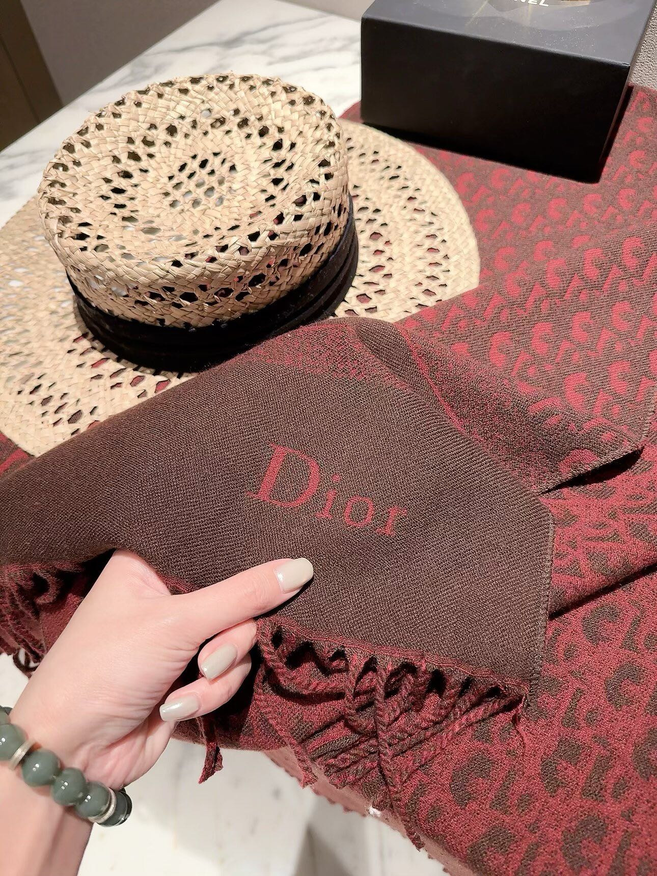 D10r scarf
